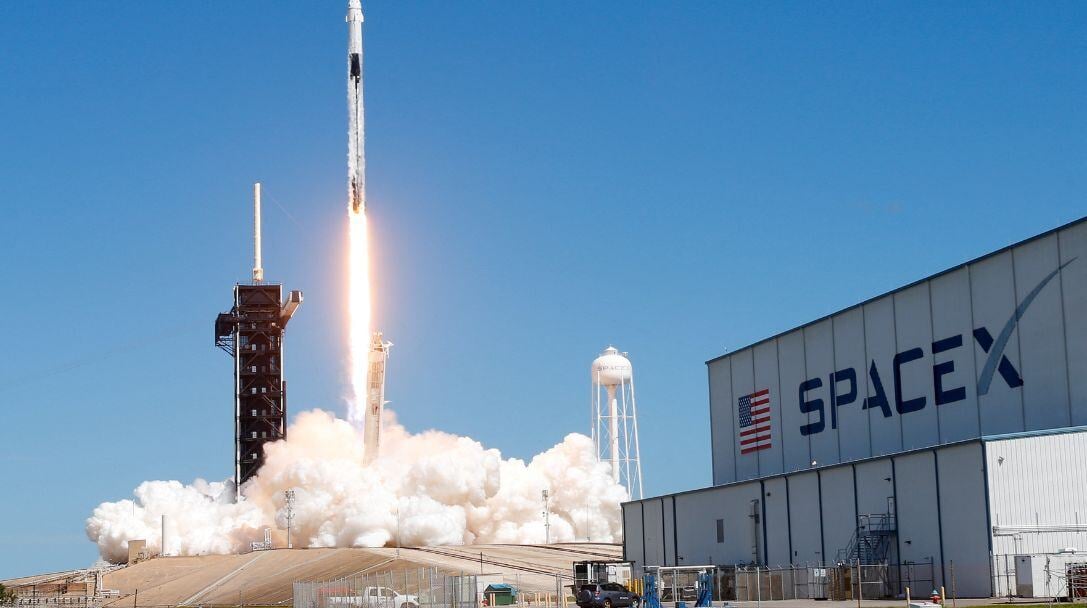 SpaceX (1)